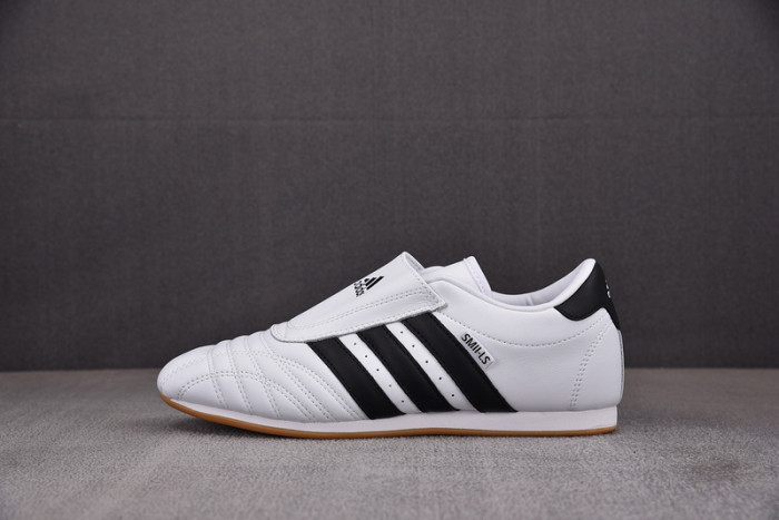 AD Taekwondo White Black JQ4774