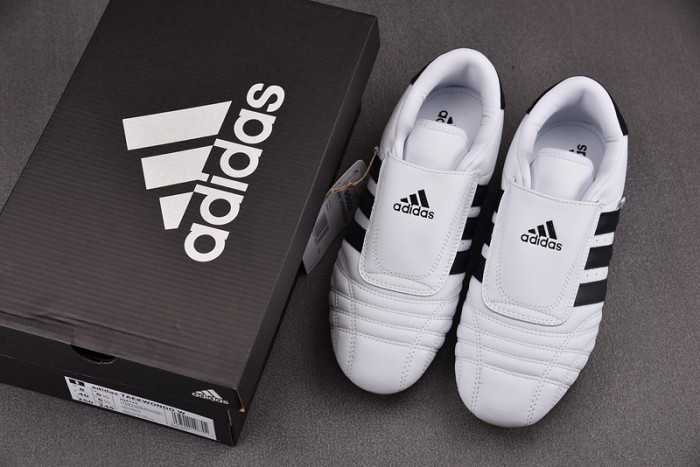 AD Taekwondo White Black JQ4774