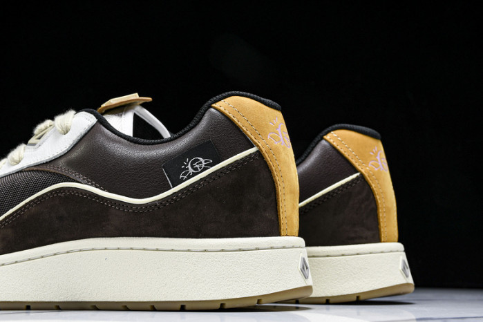D designer sneaker