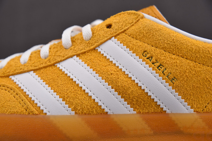 Ad Gazelle Indoor Orange Peel White HQ8716