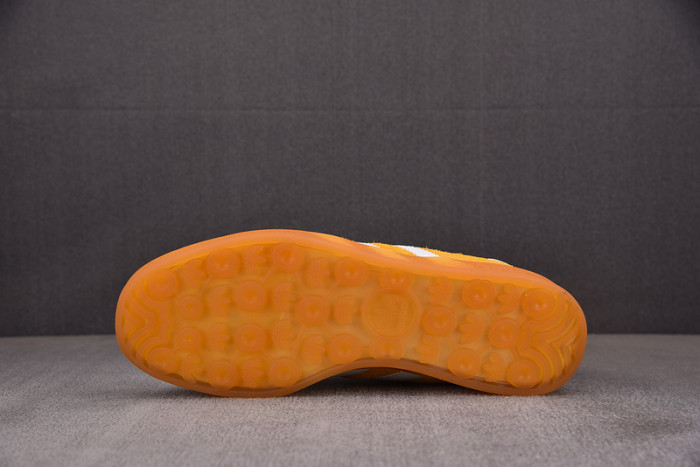 Ad Gazelle Indoor Orange Peel White HQ8716